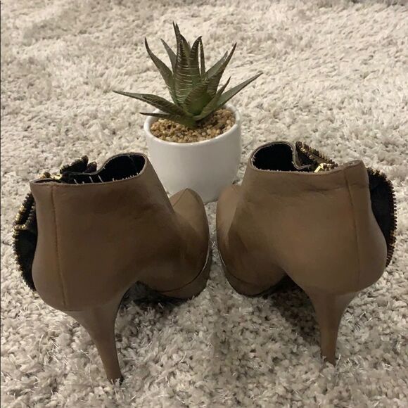 👑JUICY Couture leather ankle boots👑 - Picture 4 of 8